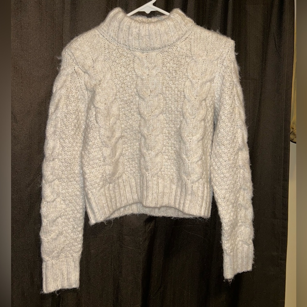 American eagle turtle sweater cropped. Grey Cream with knitted patterns